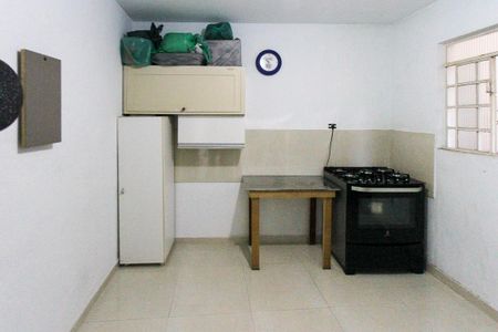 Apartamento à venda com 176m², 2 quartos e 3 vagas Apartamento à venda com 176m², 2 quartos e 3 vagasQuarto de Serviço