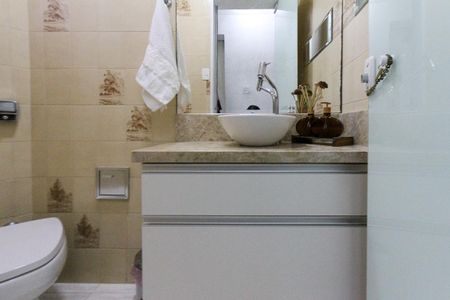 Apartamento à venda com 176m², 2 quartos e 3 vagas Apartamento à venda com 176m², 2 quartos e 3 vagasLavabo Sala