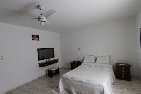 Apartamento à venda com 176m², 2 quartos e 3 vagas Apartamento à venda com 176m², 2 quartos e 3 vagasQuarto 02