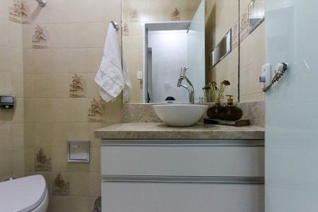 Apartamento à venda com 176m², 2 quartos e 3 vagas Apartamento à venda com 176m², 2 quartos e 3 vagasLavabo Sala