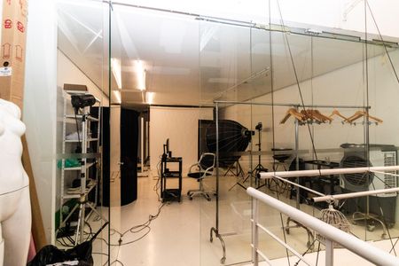 Casa à venda com 402m², 5 quartos e 2 vagas Casa à venda com 402m², 5 quartos e 2 vagasSala