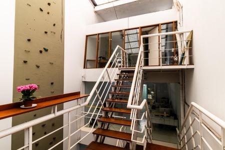 Casa à venda com 402m², 5 quartos e 2 vagas Casa à venda com 402m², 5 quartos e 2 vagasQuarto 1