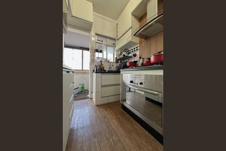 Apartamento à venda com 198m², 4 quartos e 2 vagas Apartamento à venda com 198m², 4 quartos e 2 vagasCozinha