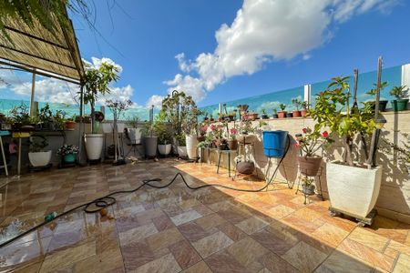 Apartamento à venda com 198m², 4 quartos e 2 vagas Apartamento à venda com 198m², 4 quartos e 2 vagasCobertura