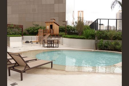 Apartamento para alugar com 120m², 3 quartos e 2 vagasÁrea comum - Piscina