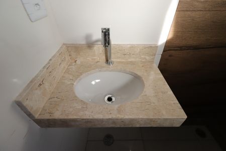 Apartamento à venda com 100m², 2 quartos e 1 vagaBanheiro da Suíte - Pia