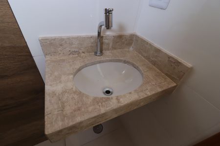 Apartamento à venda com 100m², 2 quartos e 1 vagaBanheiro da Suíte - Pia