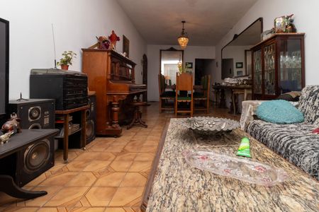 Casa à venda com 149m², 2 quartos e 2 vagas Casa à venda com 149m², 2 quartos e 2 vagasSala