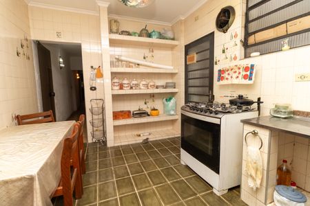 Casa à venda com 149m², 2 quartos e 2 vagas Casa à venda com 149m², 2 quartos e 2 vagasCozinha