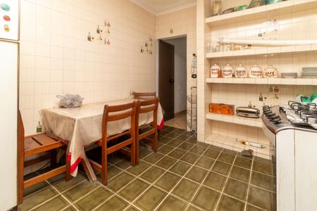 Casa à venda com 149m², 2 quartos e 2 vagas Casa à venda com 149m², 2 quartos e 2 vagasCozinha