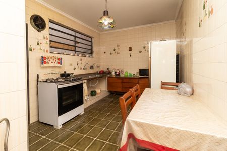 Casa à venda com 149m², 2 quartos e 2 vagas Casa à venda com 149m², 2 quartos e 2 vagasCozinha