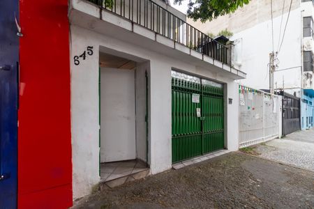 Casa à venda com 149m², 2 quartos e 2 vagas Casa à venda com 149m², 2 quartos e 2 vagasFachada