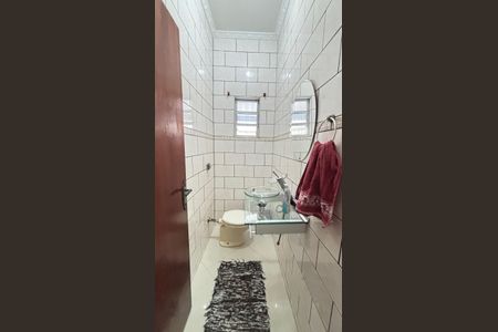 Casa à venda com 225m², 3 quartos e 4 vagas Casa à venda com 225m², 3 quartos e 4 vagasLavabo