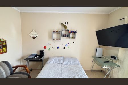 Casa à venda com 225m², 3 quartos e 4 vagas Casa à venda com 225m², 3 quartos e 4 vagasQuarto 2