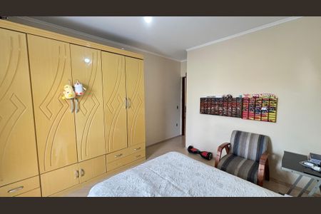 Casa à venda com 225m², 3 quartos e 4 vagas Casa à venda com 225m², 3 quartos e 4 vagasQuarto 2