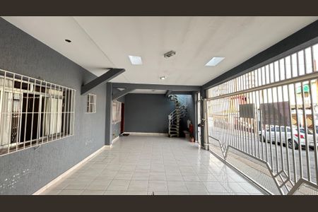 Casa à venda com 225m², 3 quartos e 4 vagas Casa à venda com 225m², 3 quartos e 4 vagasGaragem