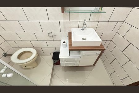 Casa à venda com 225m², 3 quartos e 4 vagas Casa à venda com 225m², 3 quartos e 4 vagasBanheiro