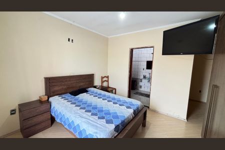 Casa à venda com 225m², 3 quartos e 4 vagas Casa à venda com 225m², 3 quartos e 4 vagasSuíte