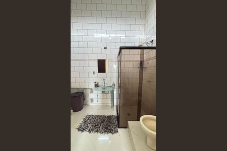 Casa à venda com 225m², 3 quartos e 4 vagas Casa à venda com 225m², 3 quartos e 4 vagasBanheiro da Suíte