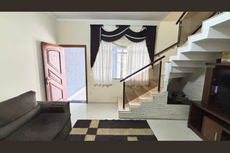 Casa à venda com 225m², 3 quartos e 4 vagas Casa à venda com 225m², 3 quartos e 4 vagasSala