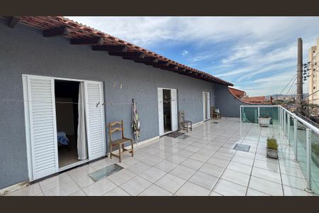 Casa à venda com 225m², 3 quartos e 4 vagas Casa à venda com 225m², 3 quartos e 4 vagasVaranda da Suíte