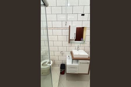 Casa à venda com 225m², 3 quartos e 4 vagas Casa à venda com 225m², 3 quartos e 4 vagasBanheiro