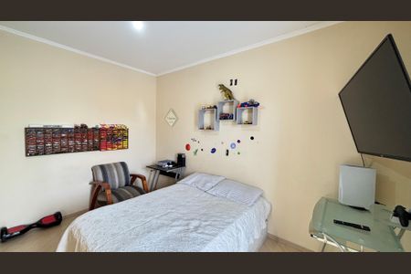 Casa à venda com 225m², 3 quartos e 4 vagas Casa à venda com 225m², 3 quartos e 4 vagasQuarto 2