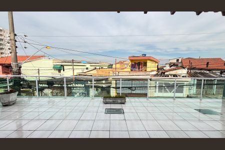 Casa à venda com 225m², 3 quartos e 4 vagas Casa à venda com 225m², 3 quartos e 4 vagasQuarto 1 Varanda