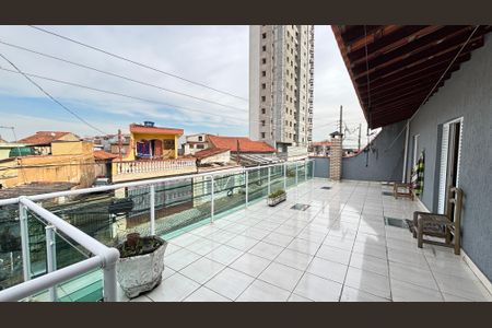 Casa à venda com 225m², 3 quartos e 4 vagas Casa à venda com 225m², 3 quartos e 4 vagasVaranda da Suíte
