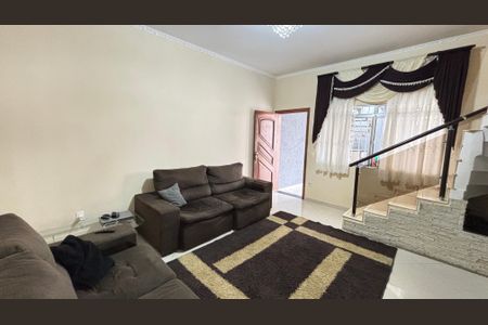 Casa à venda com 225m², 3 quartos e 4 vagas Casa à venda com 225m², 3 quartos e 4 vagasSala