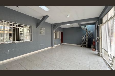 Casa à venda com 225m², 3 quartos e 4 vagas Casa à venda com 225m², 3 quartos e 4 vagasGaragem