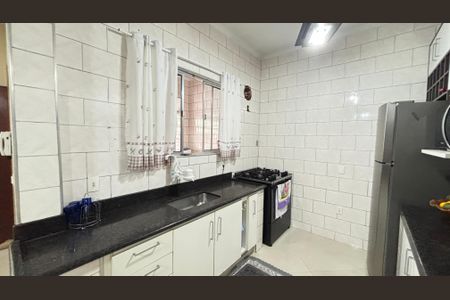 Casa à venda com 225m², 3 quartos e 4 vagas Casa à venda com 225m², 3 quartos e 4 vagasCozinha