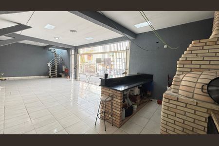 Casa à venda com 225m², 3 quartos e 4 vagas Casa à venda com 225m², 3 quartos e 4 vagasÁrea de Serviço