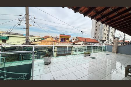 Casa à venda com 225m², 3 quartos e 4 vagas Casa à venda com 225m², 3 quartos e 4 vagasQuarto 2 Varanda