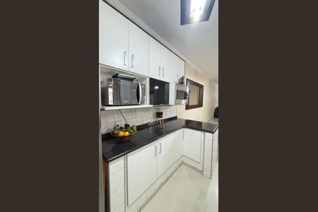 Casa à venda com 225m², 3 quartos e 4 vagas Casa à venda com 225m², 3 quartos e 4 vagasCozinha