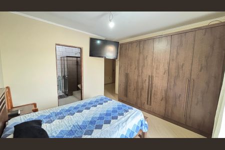 Casa à venda com 225m², 3 quartos e 4 vagas Casa à venda com 225m², 3 quartos e 4 vagasSuíte