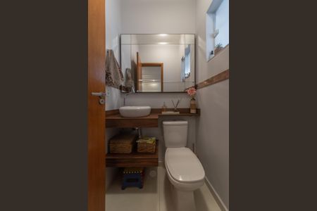 Casa à venda com 100m², 3 quartos e 2 vagas Casa à venda com 100m², 3 quartos e 2 vagasLavabo