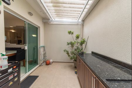 Casa à venda com 100m², 3 quartos e 2 vagas Casa à venda com 100m², 3 quartos e 2 vagasQuintal - Lavanderia