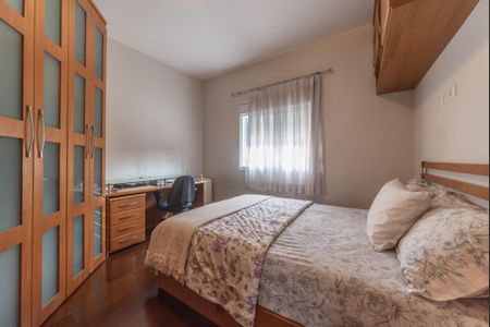 Casa à venda com 100m², 3 quartos e 2 vagas Casa à venda com 100m², 3 quartos e 2 vagasSuite