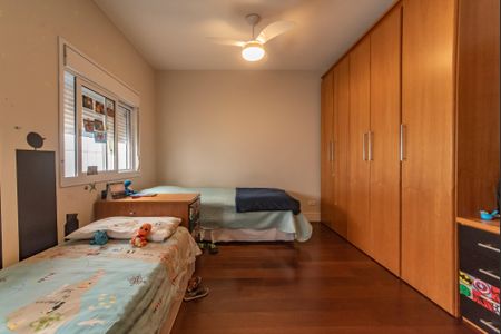 Casa à venda com 100m², 3 quartos e 2 vagas Casa à venda com 100m², 3 quartos e 2 vagasQuarto 1