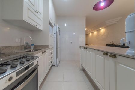 Casa à venda com 100m², 3 quartos e 2 vagas Casa à venda com 100m², 3 quartos e 2 vagasCozinha