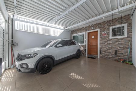 Casa à venda com 100m², 3 quartos e 2 vagas Casa à venda com 100m², 3 quartos e 2 vagasGaragem