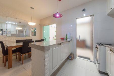 Casa à venda com 100m², 3 quartos e 2 vagas Casa à venda com 100m², 3 quartos e 2 vagasCozinha