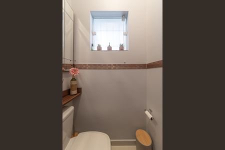 Casa à venda com 100m², 3 quartos e 2 vagas Casa à venda com 100m², 3 quartos e 2 vagasLavabo