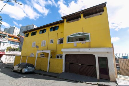 Casa para alugar com 300m², 2 quartos e sem vagaFachada