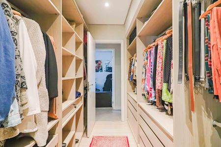 Apartamento para alugar com 150m², 3 quartos e 3 vagas Apartamento para alugar com 150m², 3 quartos e 3 vagasSuíte Closet