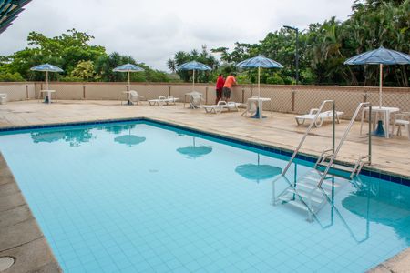 Apartamento para alugar com 200m², 3 quartos e 2 vagasÁrea comum - Piscina