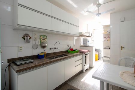 Apartamento para alugar com 200m², 3 quartos e 2 vagasCozinha