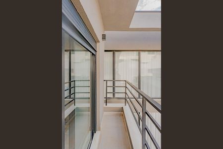 Casa de condomínio à venda com 320m², 3 quartos e 4 vagasSacada Suíte 2