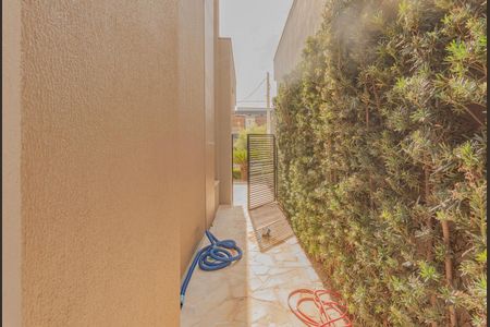 Casa de condomínio à venda com 320m², 3 quartos e 4 vagasCorredor Lateral